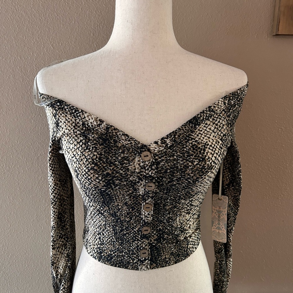 Off the shoulder snake print top - Picture 8 of 8